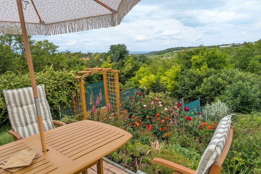 Vakantiehuis in een schilderachtig landschap met tuinkeuken en houten ton met whirlpool - BF-4FKRG - foto 4