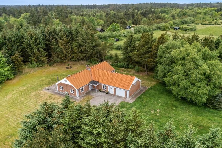 "Marlise" - 2.5km from the sea