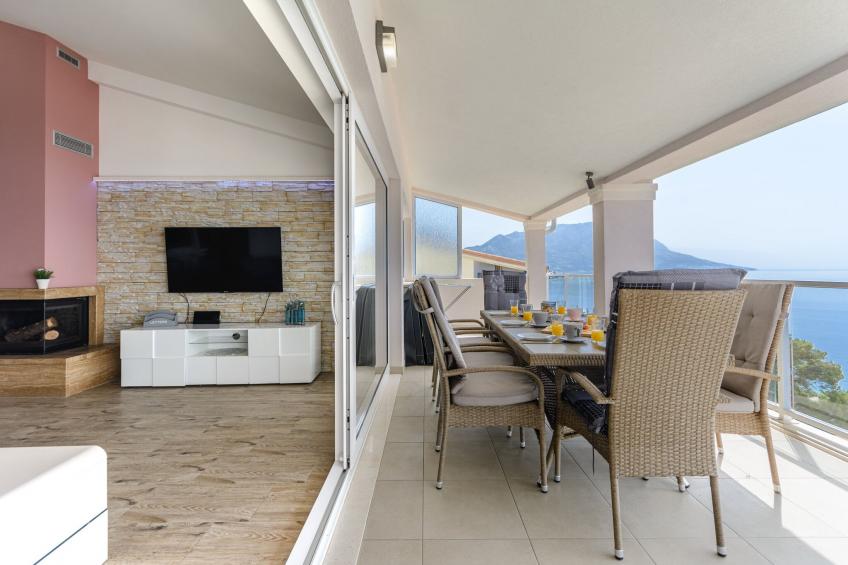 Apartments Hope (Dugi Rat) - Three-Bedroom Apartment with Jacuzzi and Terrace with Sea View