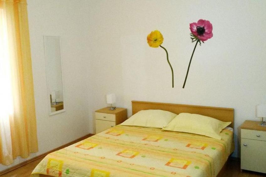 in Turanj mit Grill und Terrasse - foto 8