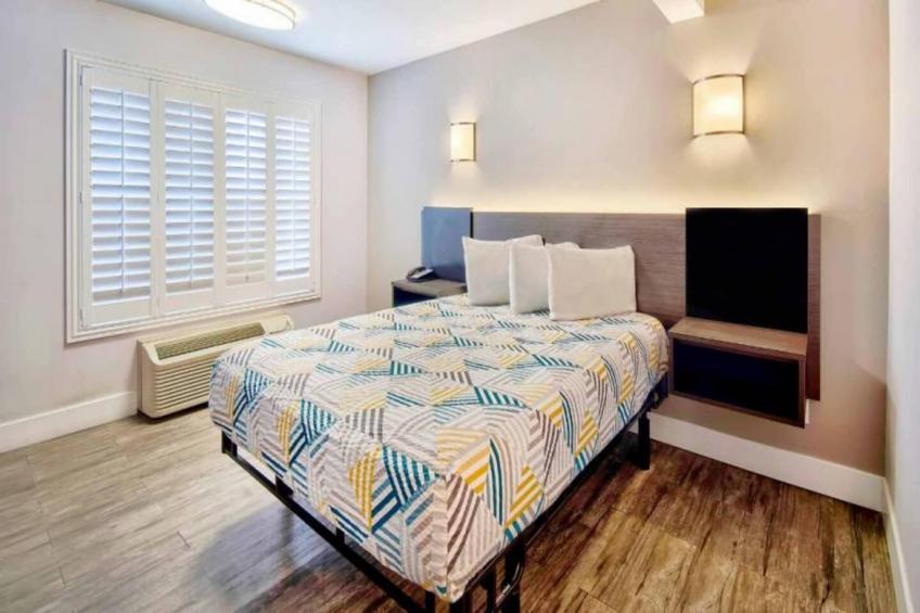 1 Queen Bed  Mobil Acces Tub Nsmk Minifridg - foto 25