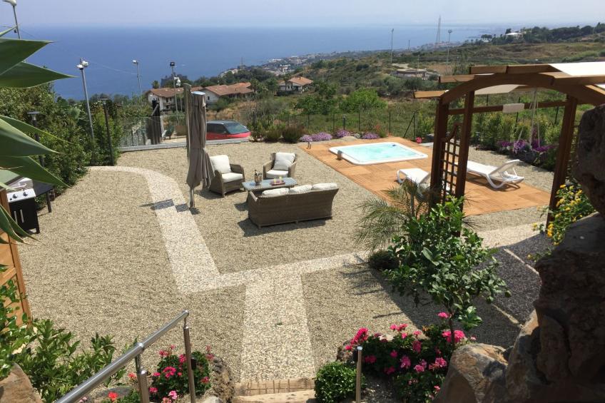 Zyklopenhaus. Erstaunliche Aussicht und privates Mini-Spa - foto 11