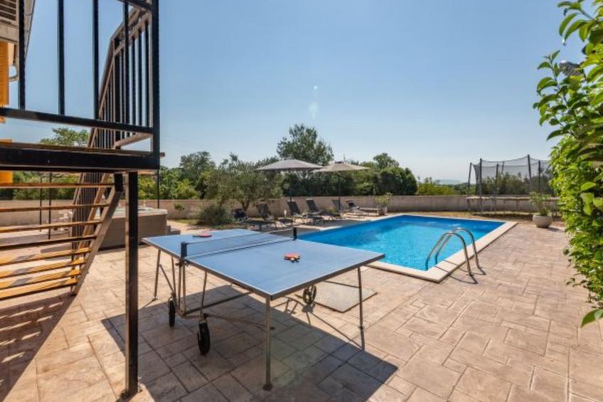 Holiday house Tina with jacuzzi and pool - foto 3