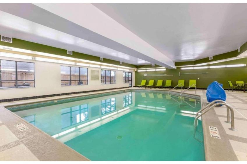 1 King Bed | Non-Smoking, Kitchen - foto 4