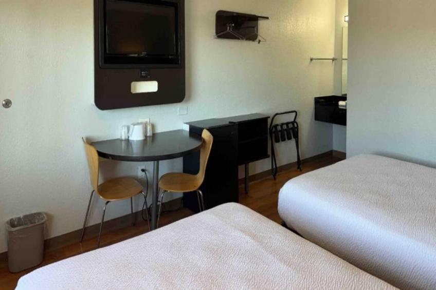 2 Full Beds  Micfridge - foto 5