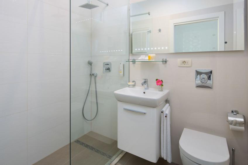 Schöne Villa mit Garten und Biodesign-Pool - foto 15