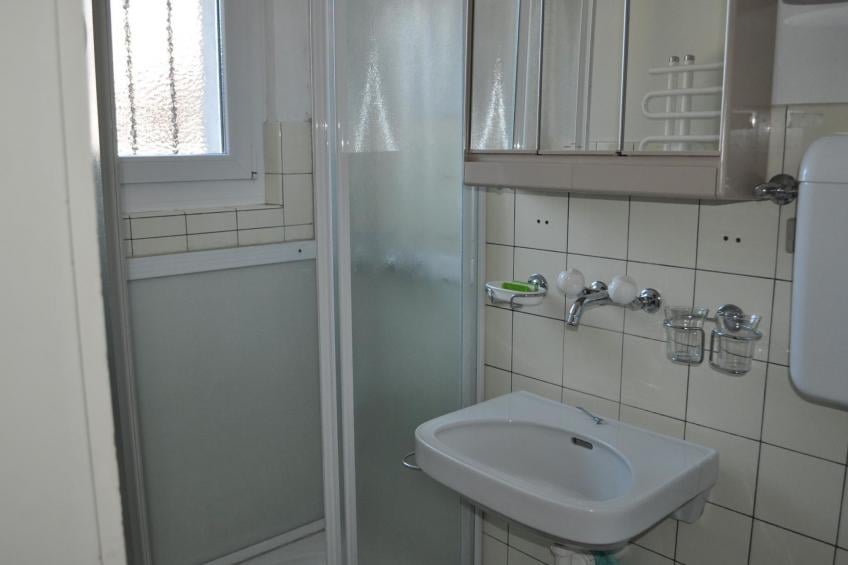 Chutzli Appartement/Fewo, Dusche oder Bad, WC, 2 Schlafräume 4-Bett-Wohnung - foto 17