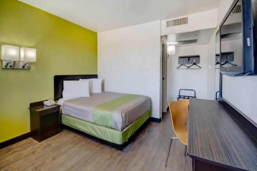 1 QUEEN BED - foto 8