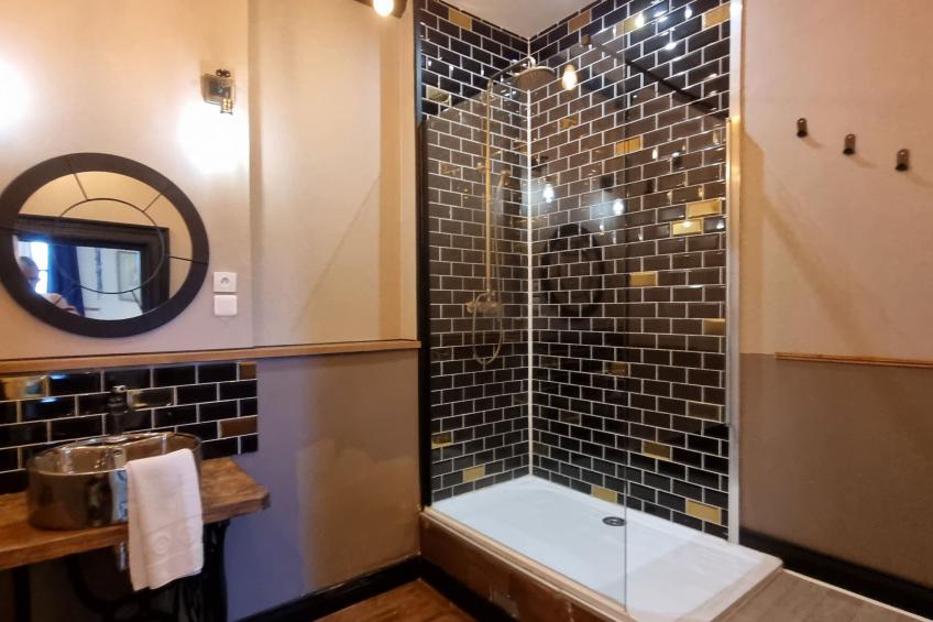 8-Zimmer-Schloss mit Pool und eigenem Park - foto 42