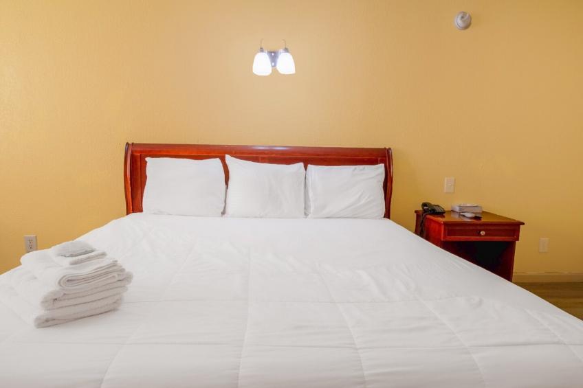 King Bed Non-Smoking - foto 24