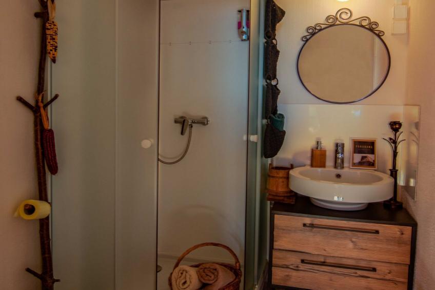 Rustic Refuge Glamping with Hot-Tub and Sauna - Double room with Terrace - foto 6