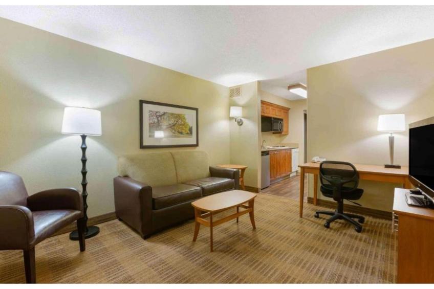 2 Queen Beds  Non-Smoking Kitchen - foto 9
