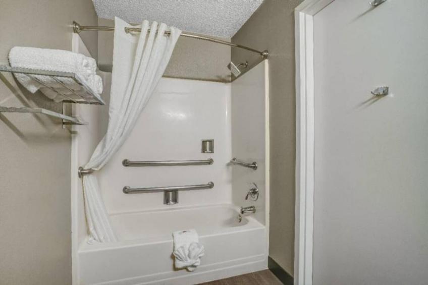 1 QUEEN BED  KITCHEN NON-SMOKING - foto 19