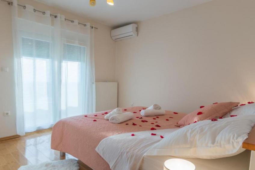 Holiday House BALEN with Swimming Pool - Six Bedroom Holiday House With Pool - foto 4