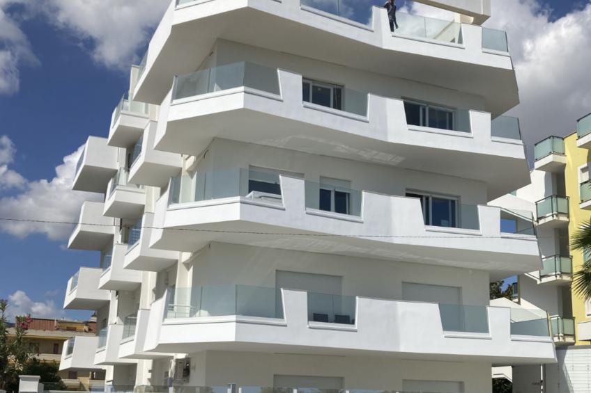 Helle und neue Ferienwohnung direkt am Strand