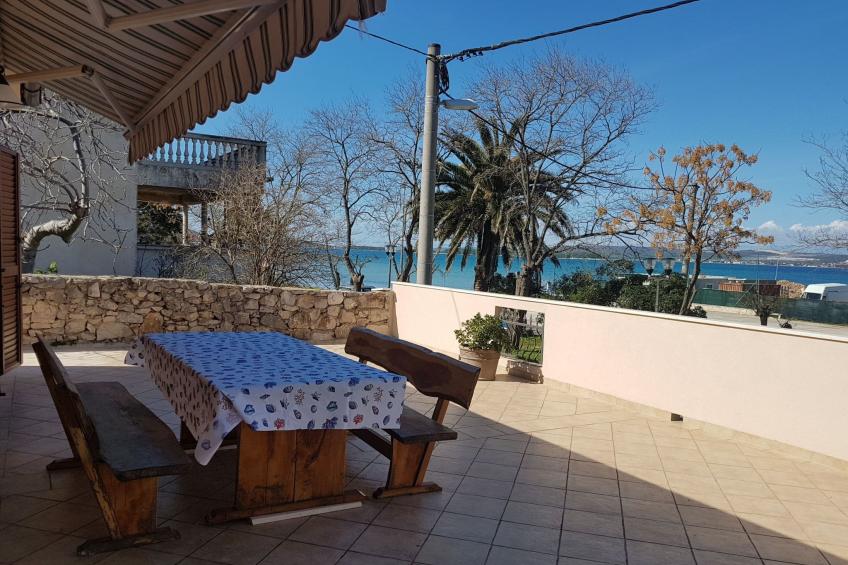 "Krajka" mit Blick auf das Wasser