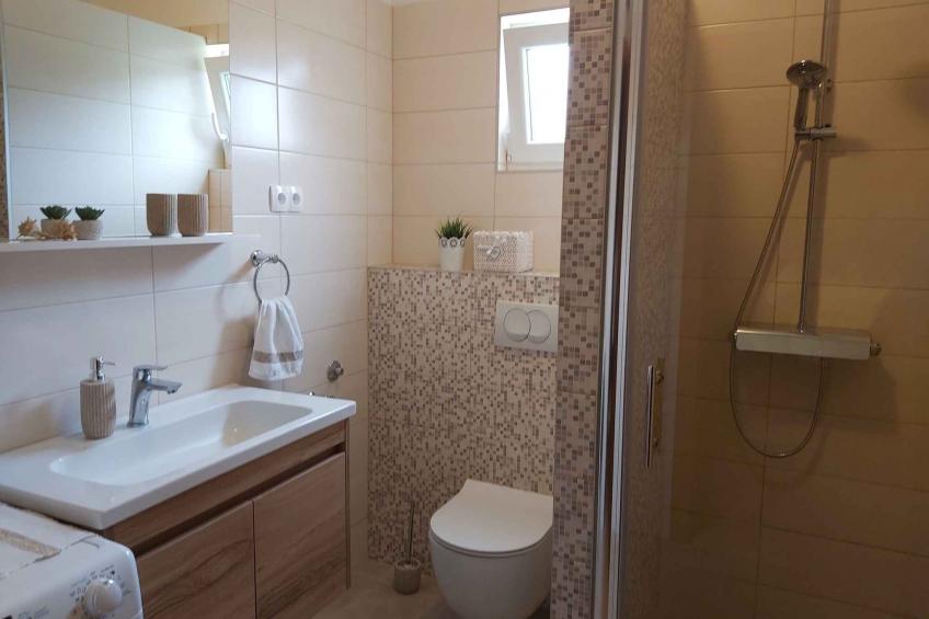 Holiday apartment with air conditioning, balcony and sea view in Slatine - BF-DFV9K - foto 13