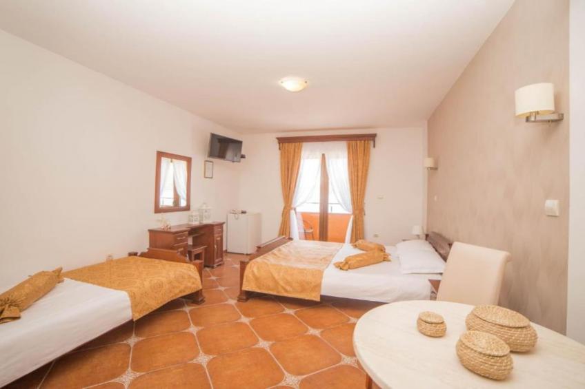Fiammanti Hotel Montenegro-Triple Room with Balcony and Sea View - foto 9
