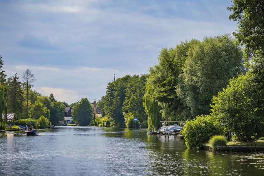 Yacht Overtime im Hafen der Marina Braunsbedra - foto 31