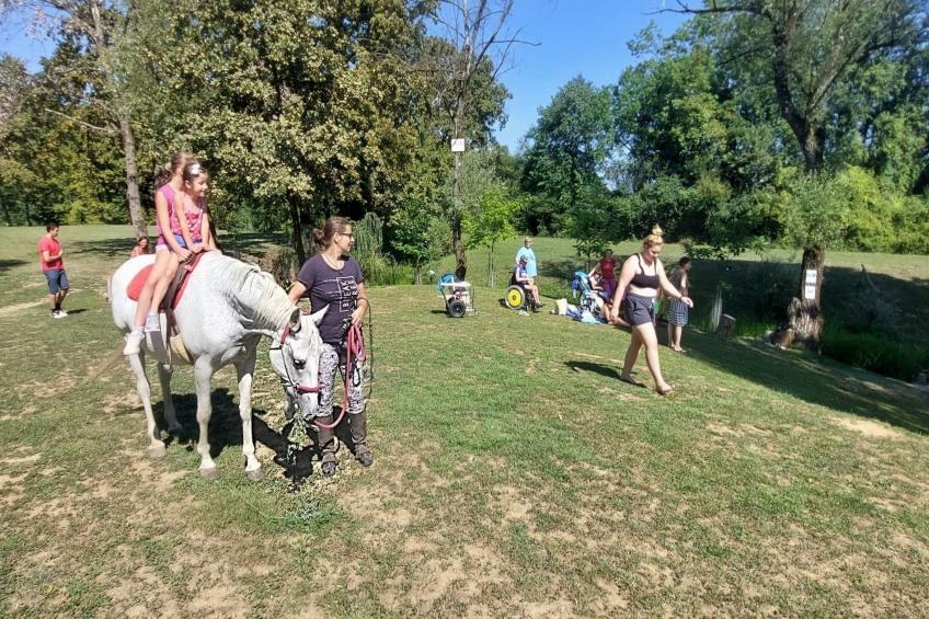 Cozy Luxe Holiday Home with Natural Thermal Bath - Seven Bedroom Holiday Home - foto 34