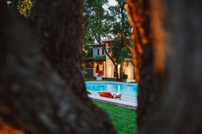 Luxusvilla mit Garten und Pool sowie herrlicher Aussicht - foto 14
