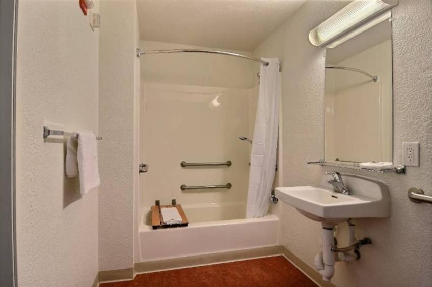 2 Full Beds  Smoking - foto 14