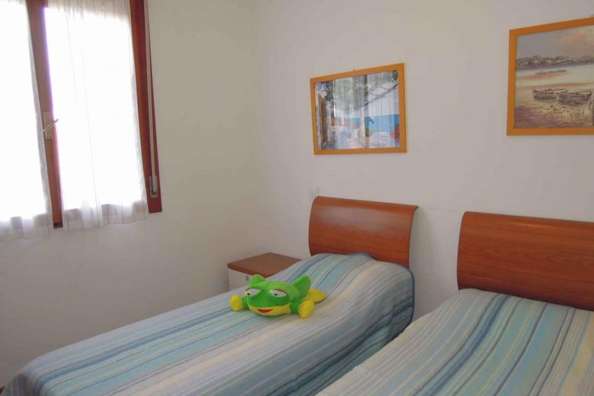 Holiday apartment with air conditioning, terrace and pool - BF-KYR7P - foto 4