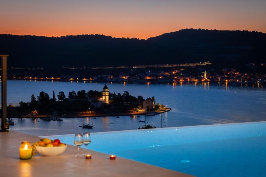 Breathtaking Villa  Vis Five Bedroom Villa with the Pool - foto 108