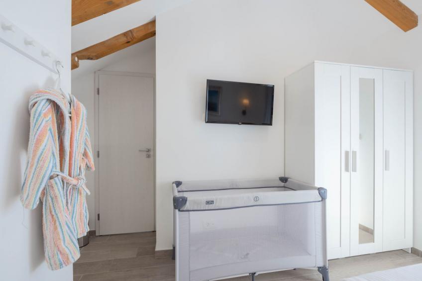 3 Schlafzimmer Villa mit beheiztem Pool und Meerblick - foto 38