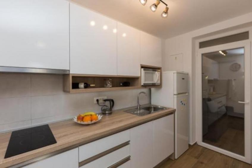 Apartment Hitri - One Bedroom Apartment with Terrace and Garden View - foto 8