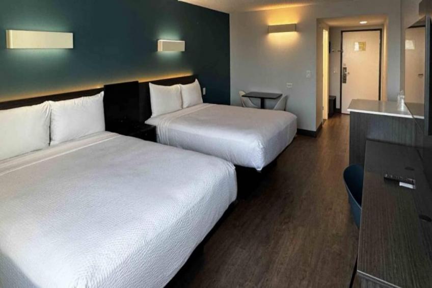 2 Queen Beds  Non-Smoking Micfridge - foto 8