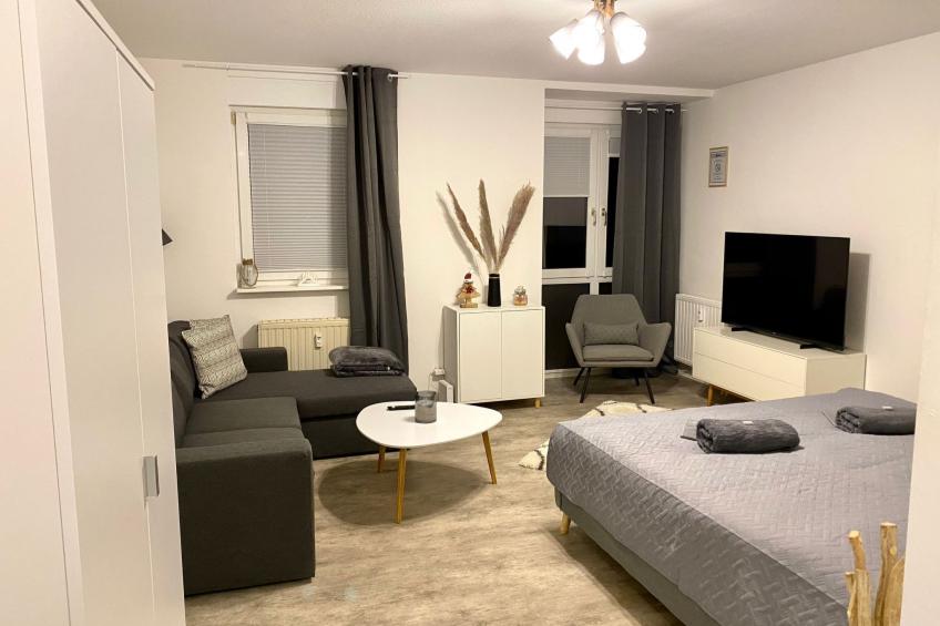 Moderne und gemütliche Ferienwohnung in Zwickau free Wifi und Netflix - foto 2