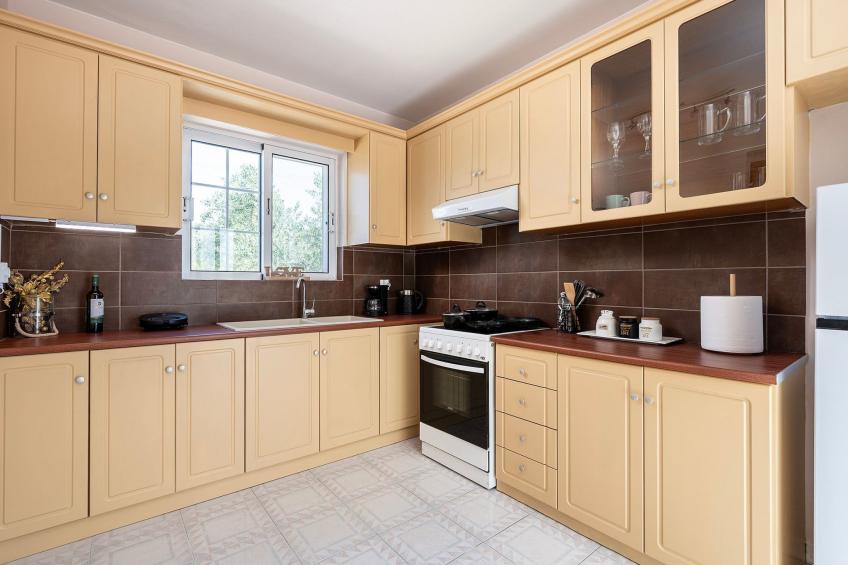 in einem Olivenhain in Strandnähe - foto 4