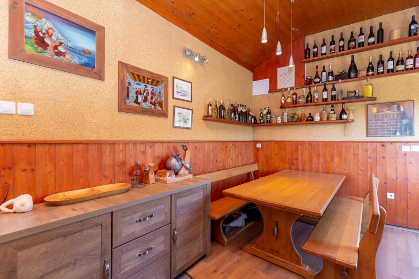 Holiday Home Trojković- Four Bedroom Holiday Home with Terrace and Swimming Pool - foto 10