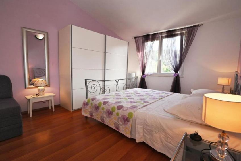 Apartments Mihovilović - 50 m from beach - Superior Two Bedroom Apartment with Balcony and Sea View (A3) - foto 5