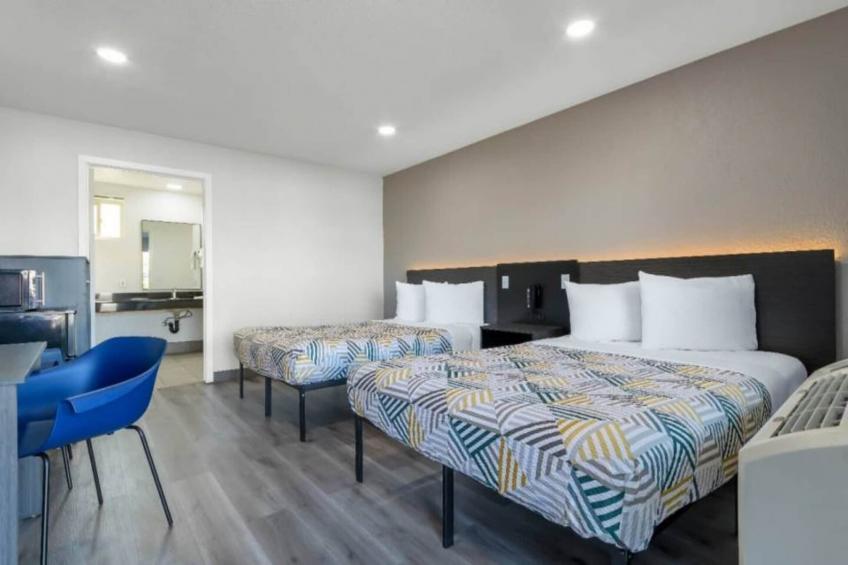 2 Queen Beds  Smoking - foto 22
