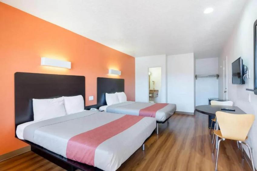 2 Queen Beds  Non-Smoking - foto 12