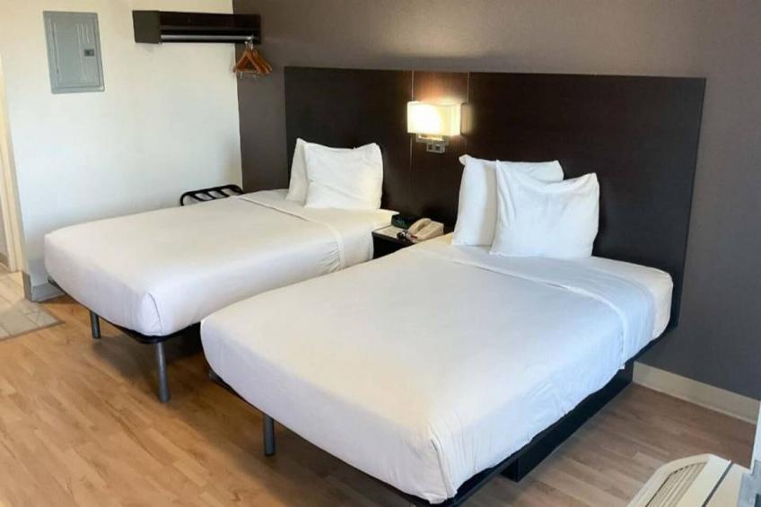 2 Full Beds  Non-Smoking Kitchen - foto 8