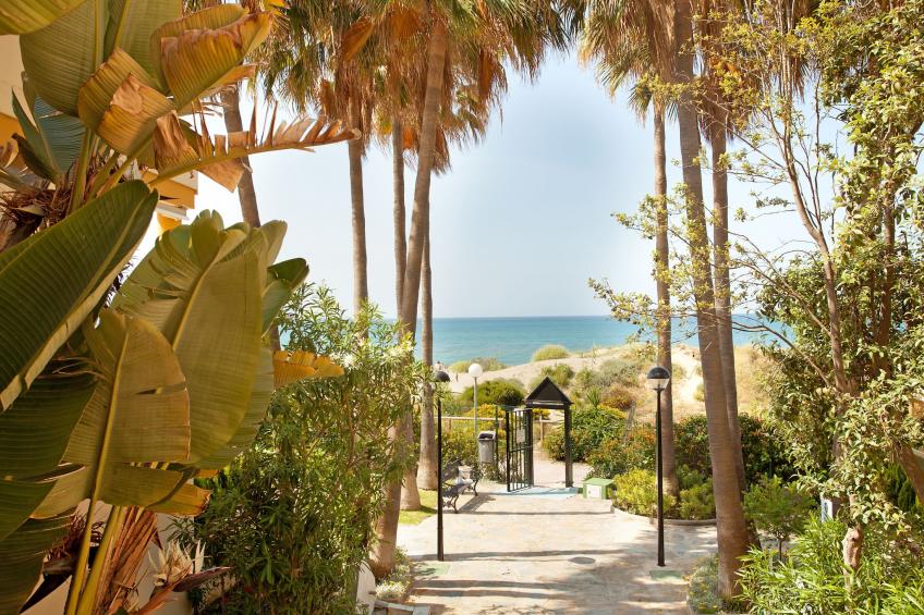 Beachside apartment in Elviria, Romana Playa - foto 3