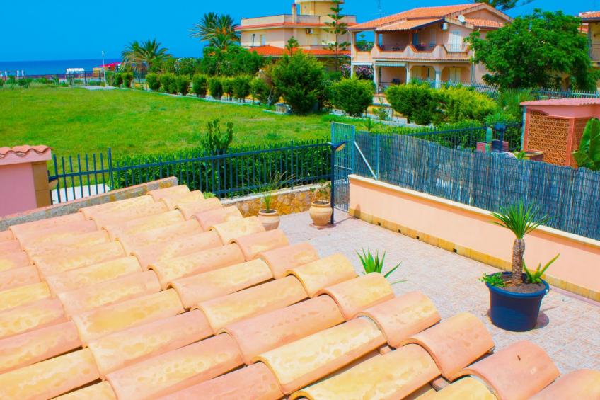 Helle mediterrane Villa mit Veranda und Garten - foto 3