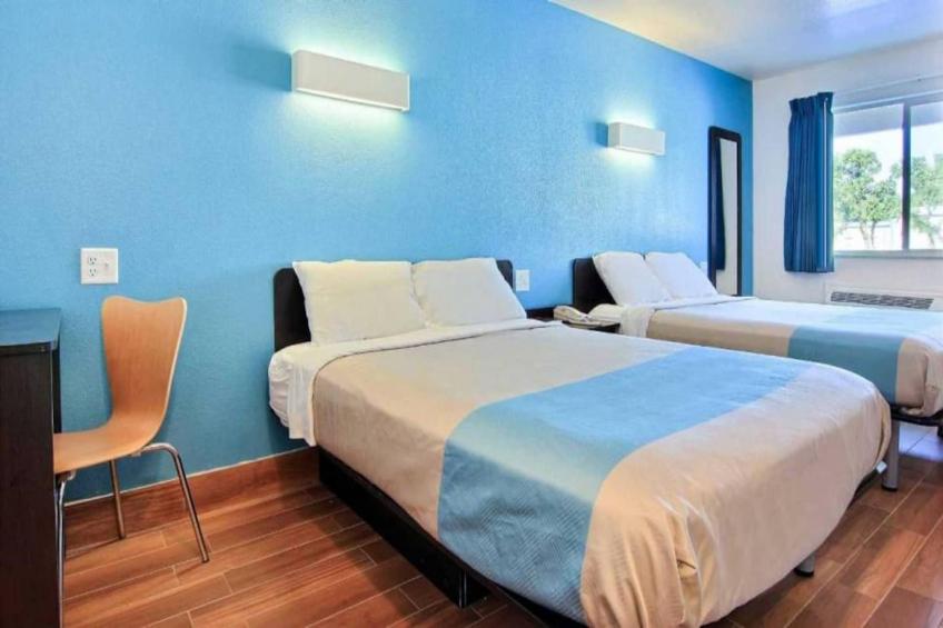 2 Queen Beds  Non-Smoking - foto 6