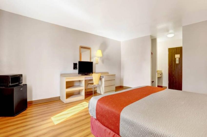 1 King Bed  Non-Smoking - foto 5