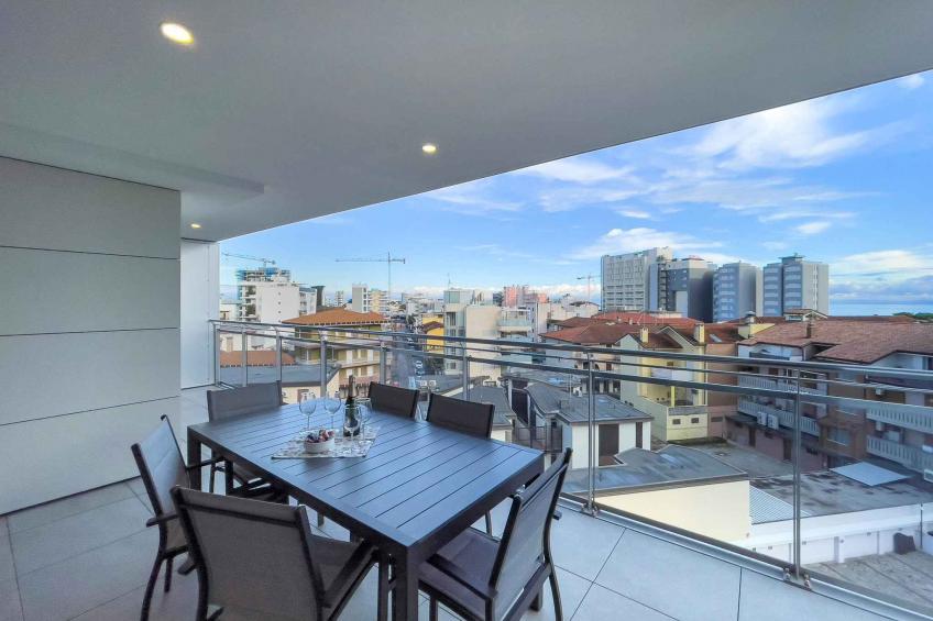 Ferienwohnung im Herzen von Lignano Sabbiadoro mit Balkon, Internet und Klimaanlage - BF-X99R6