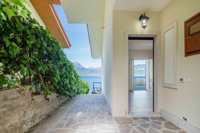 Privater Pool und herrlicher Seeblick - foto 13