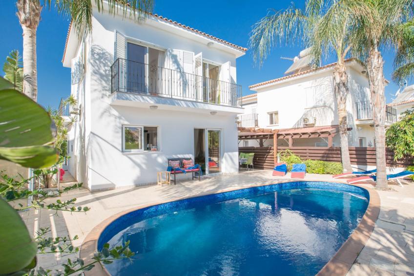 Charmante 3-Schlafzimmer-Villa DI12 mit privatem Pool