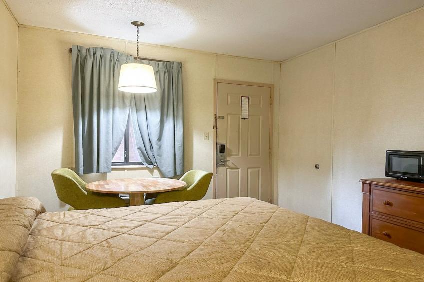 King Bed Non-Smoking - foto 16
