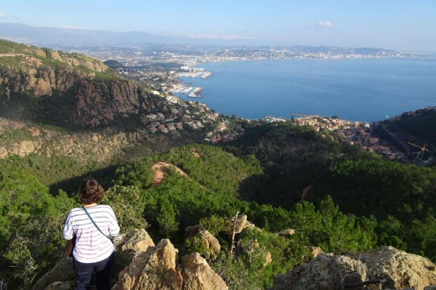 Wohnung panoramischer Meerblick, Schwimmbad, Parkplatz - foto 21