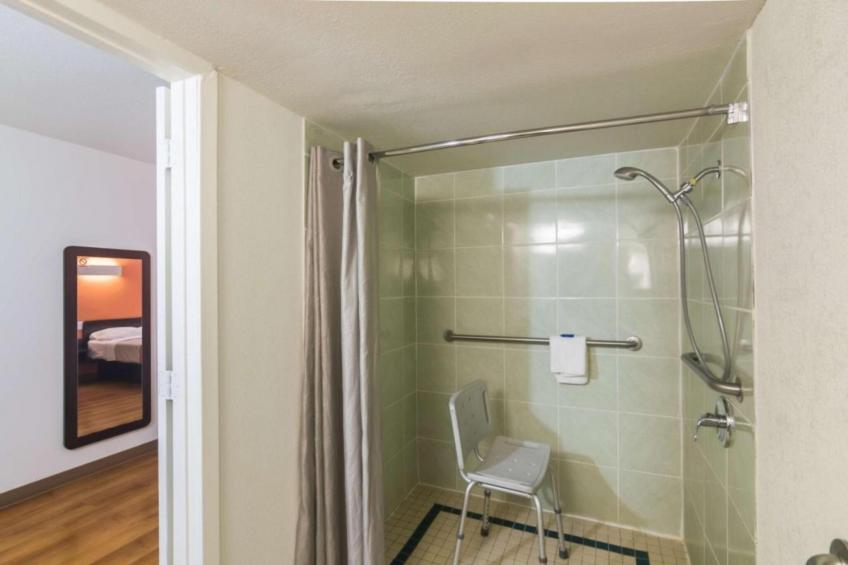 2 Queen Beds  Mobility Accessible Tub Nsmk - foto 22