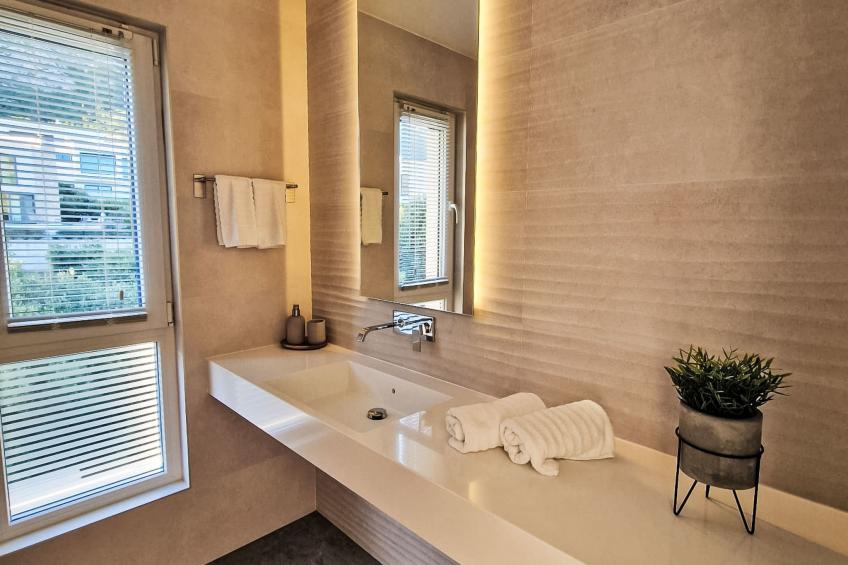 Moderne Villa mit Infinity-Pool im Bergdorf Veliko Brdo - foto 9