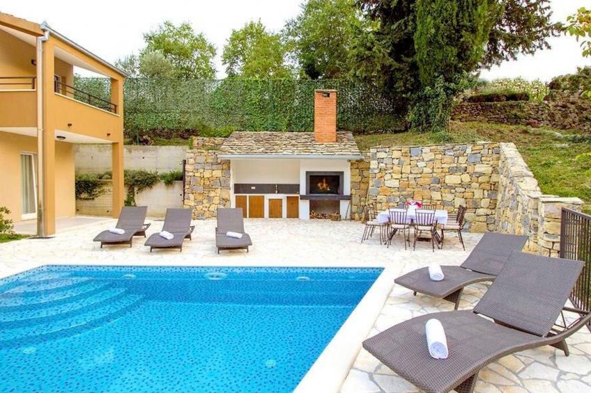 Villa Mosor mit beheiztem Salzwasserpool und Sauna - foto 17